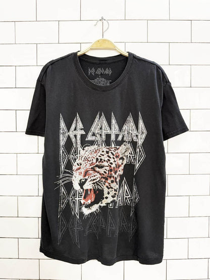 def leppard graphic band tee - good market thrift store