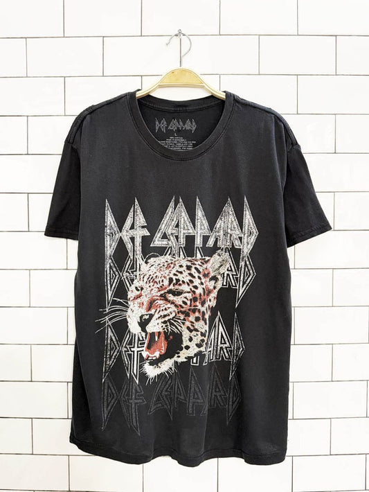 def leppard graphic band tee - good market thrift store