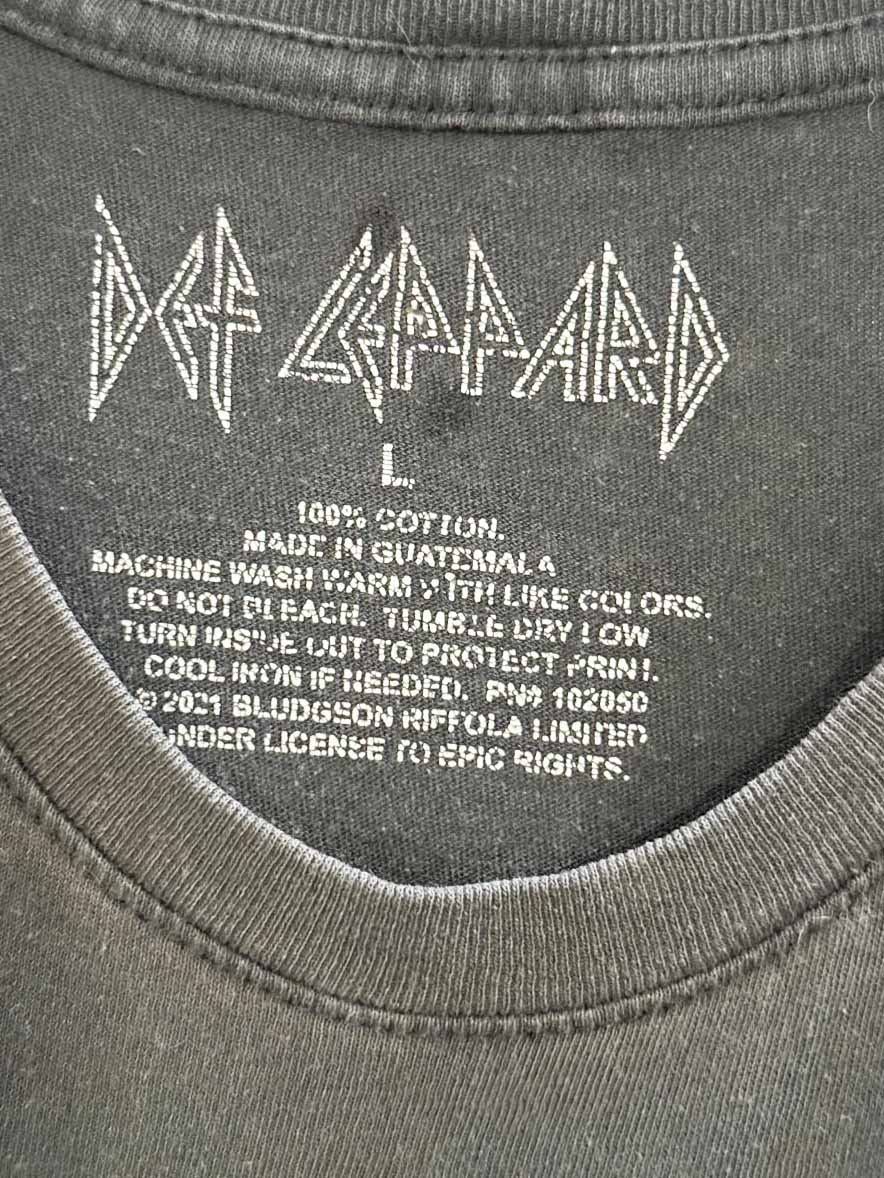 def leppard graphic band tee - good market thrift store