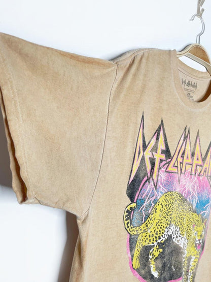 def leppard high n dry band tee | epic rights - good market thrift store