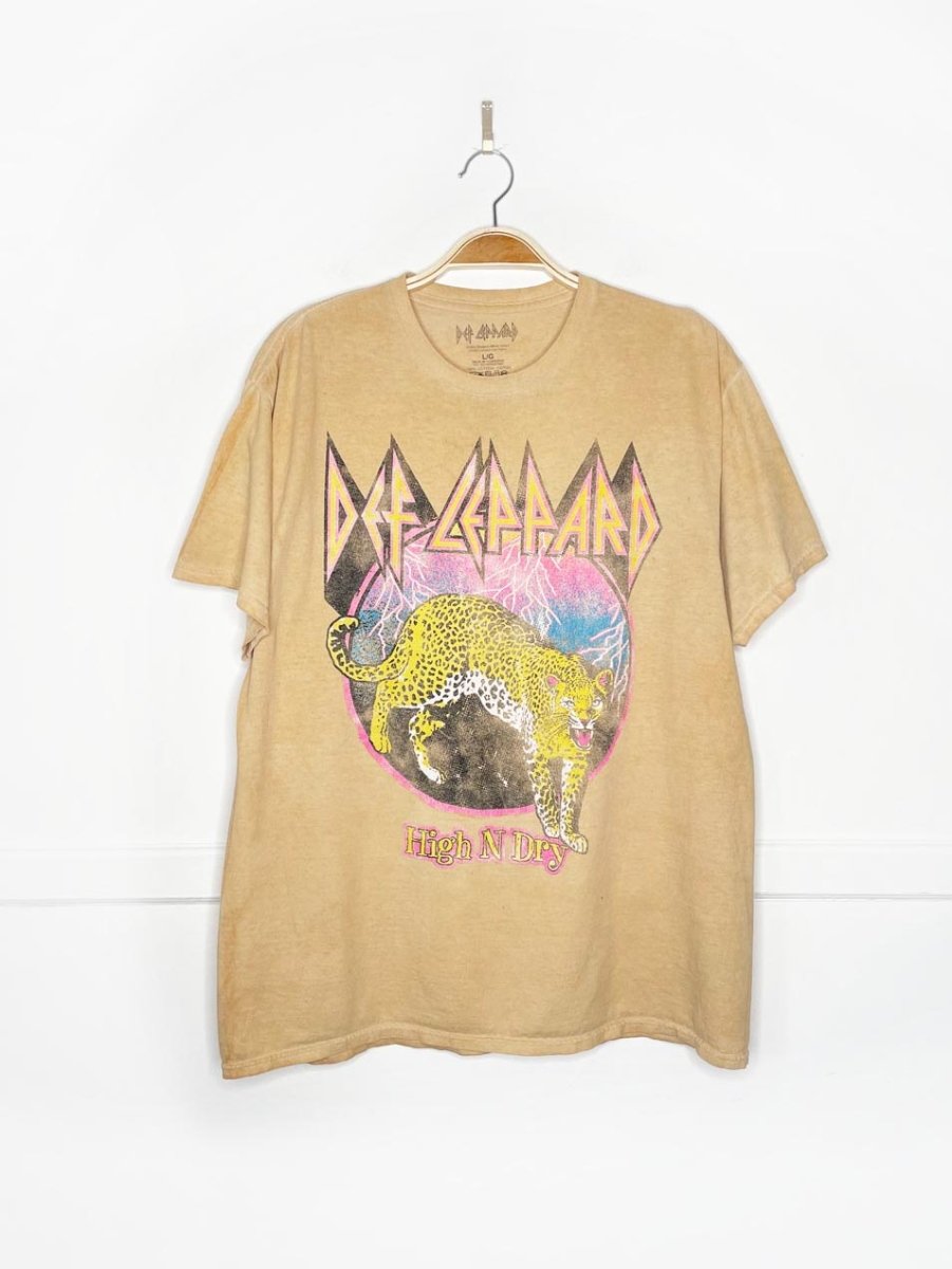 def leppard high n dry band tee | epic rights - good market thrift store