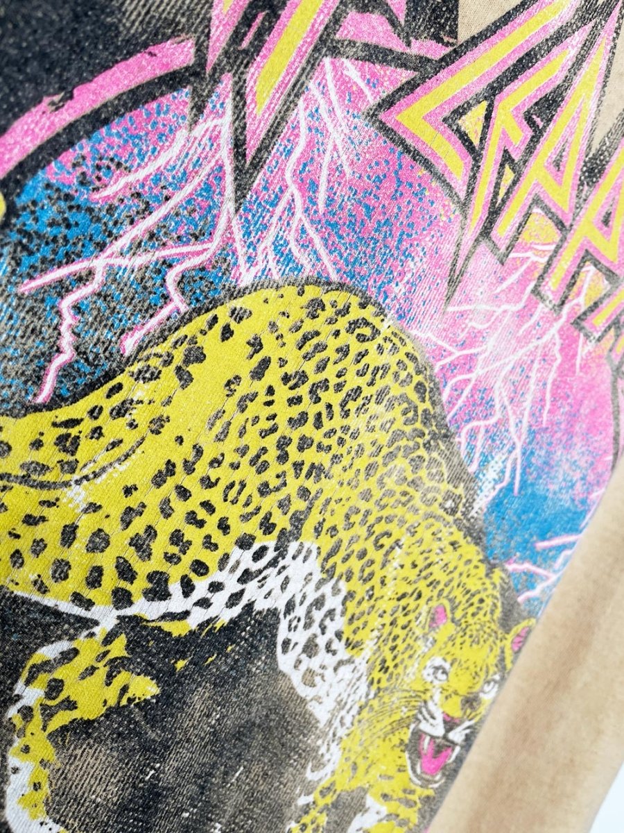 def leppard high n dry band tee | epic rights - good market thrift store