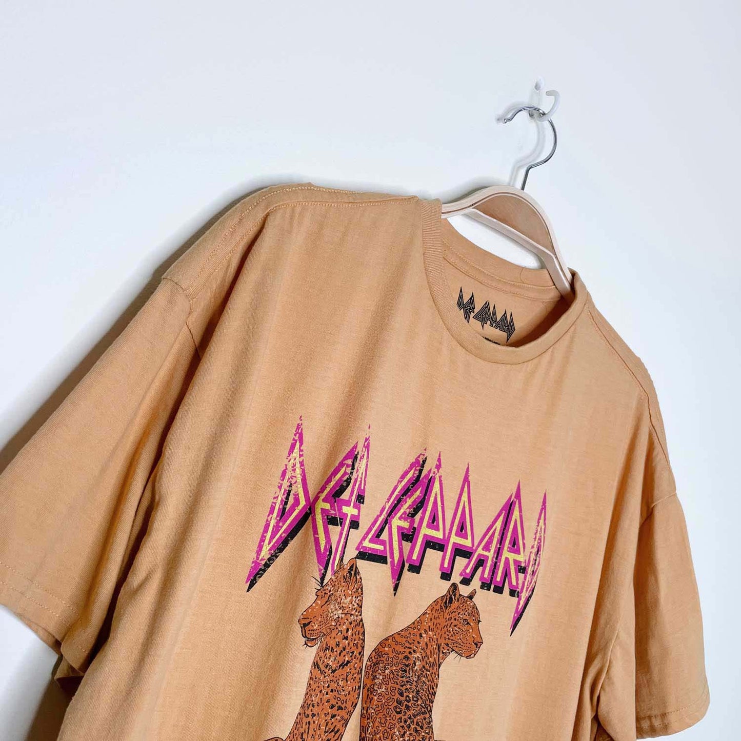 def leppard 2022 double leopard band tee - size large