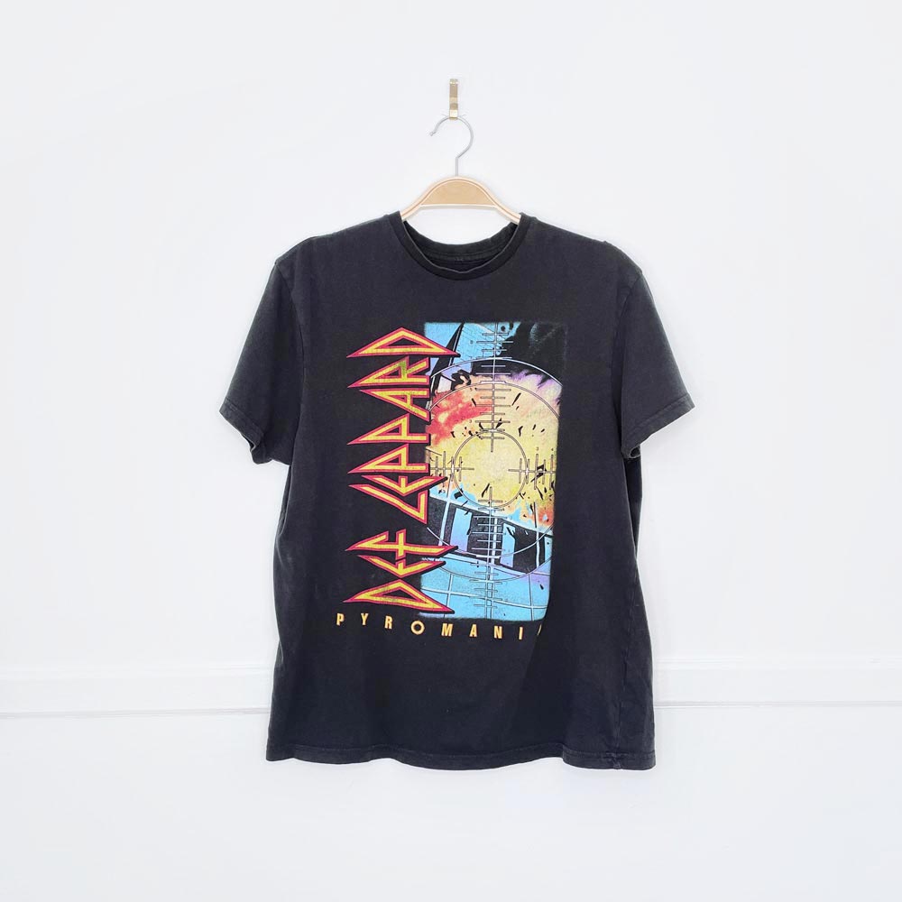 def leppard pyromania graphic tee