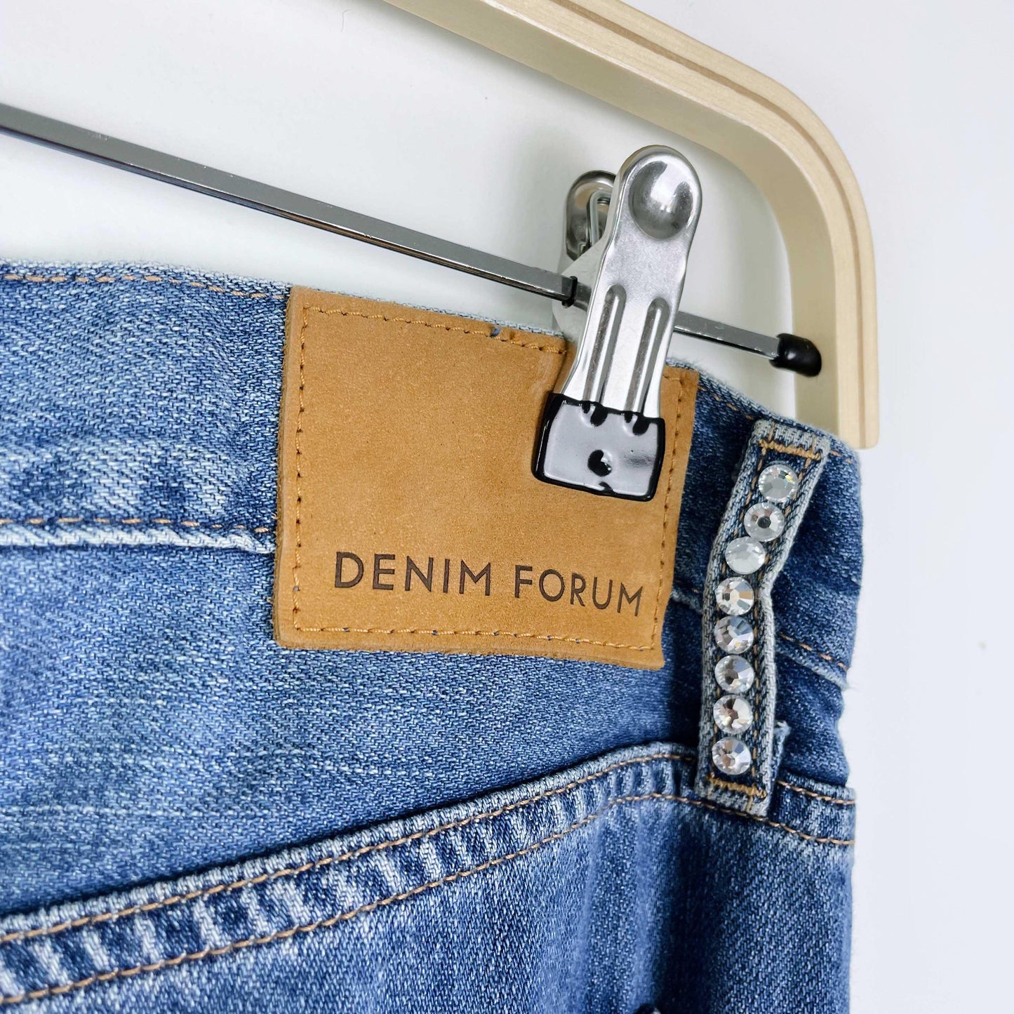 denim forum the bo mid-rise slouchy boyfriend jean - size 27