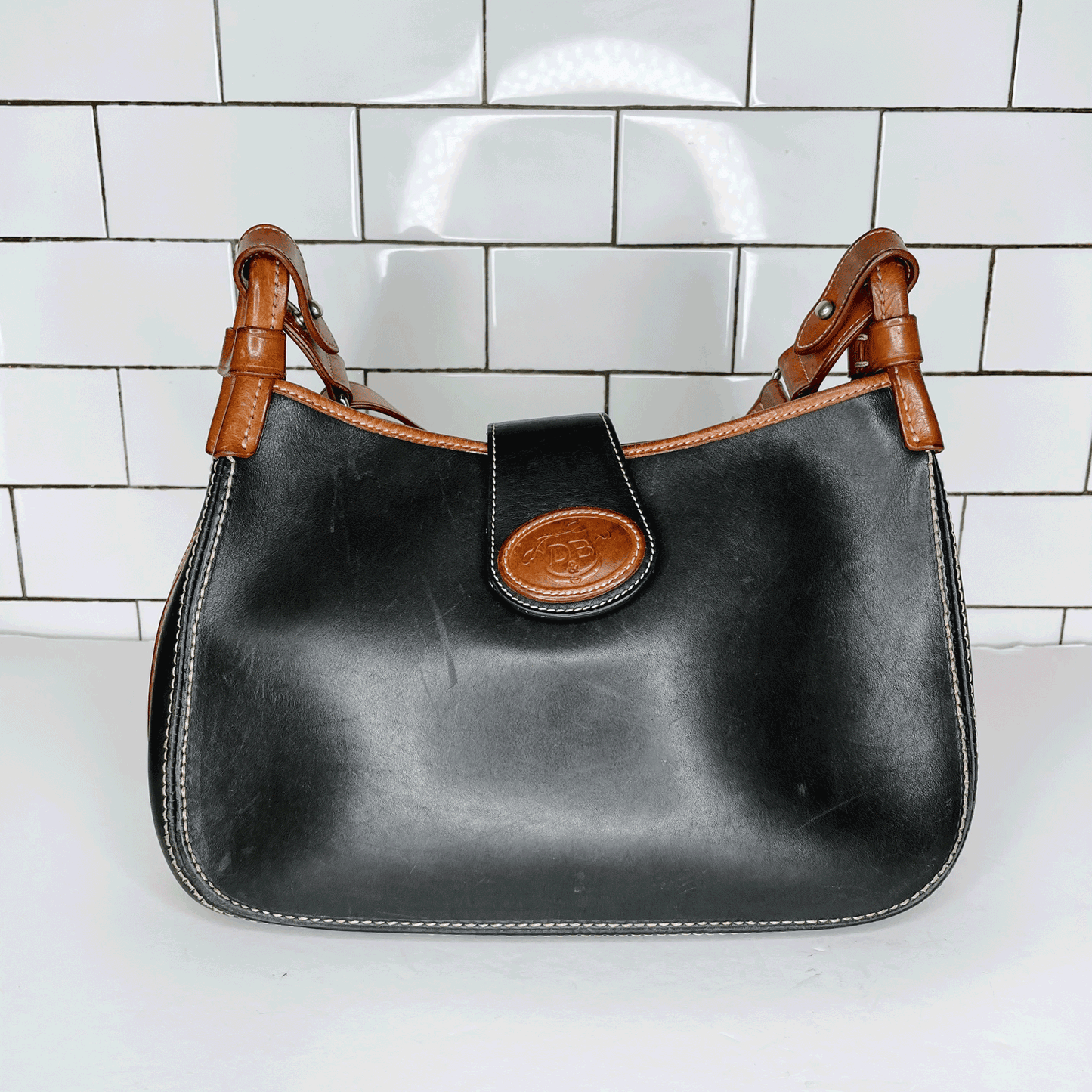 vintage 80s dooney and bourke shoulder feed bag