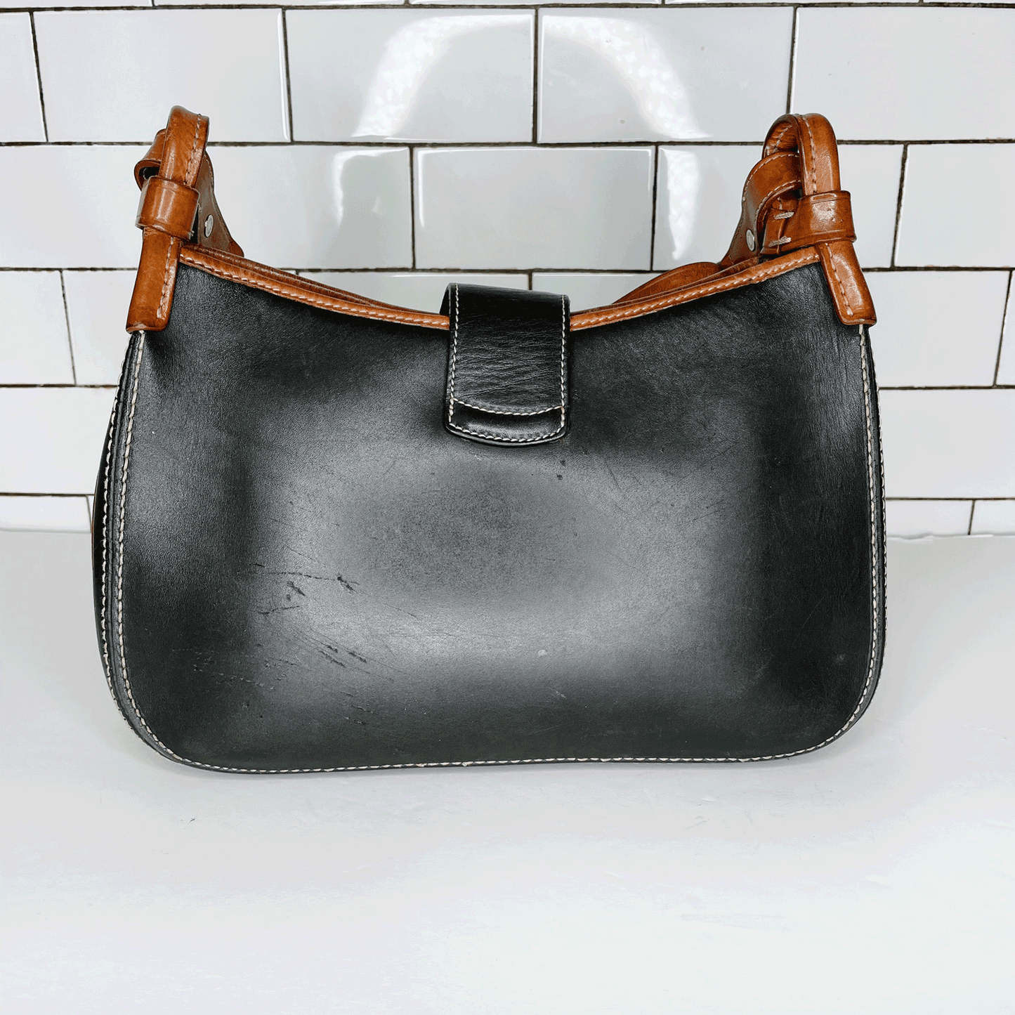 vintage 80s dooney and bourke shoulder feed bag