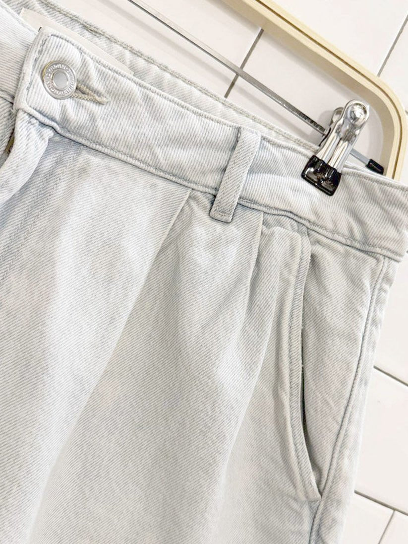 dynamite pleated light wash denim shorts - good market thrift store