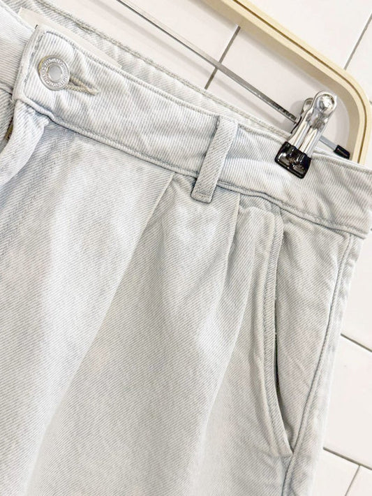 dynamite pleated light wash denim shorts - good market thrift store