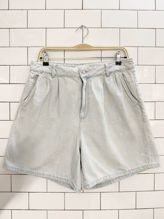 dynamite pleated light wash denim shorts - good market thrift store