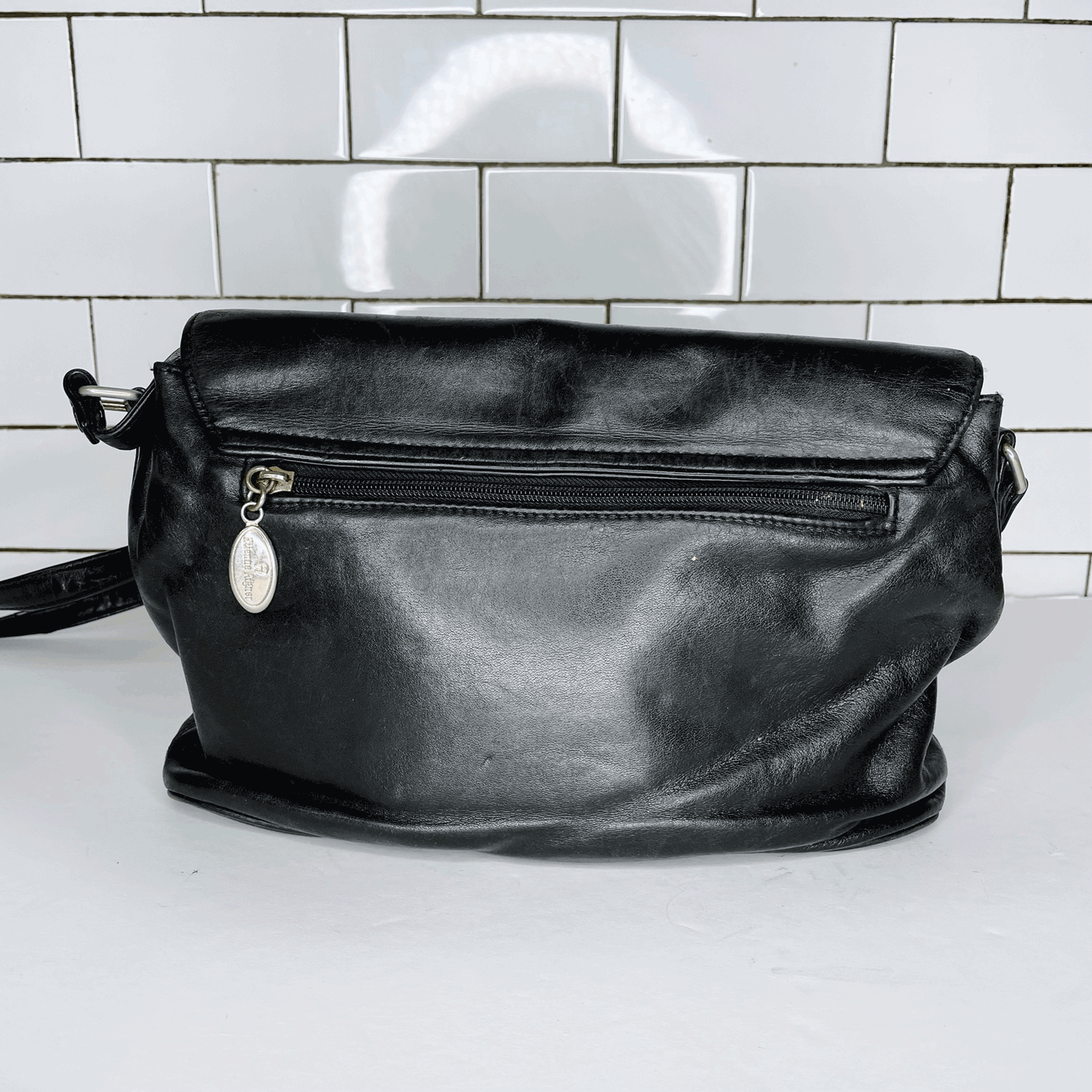 vintage etienne aigner black leather flap crossbody