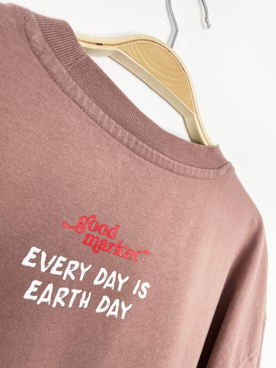 earth day activist x h&m oversized tee | clothes deserve a second chance not your ex - good market thrift store