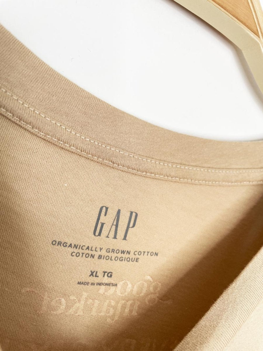 earth day activist x nwt gap organic tee | clothes deserve a second chance not your ex - good market thrift store