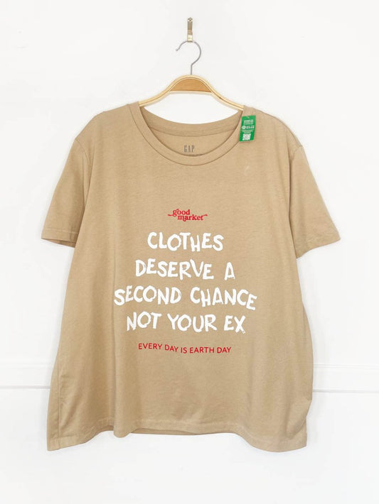 earth day activist x nwt gap organic tee | clothes deserve a second chance not your ex - good market thrift store