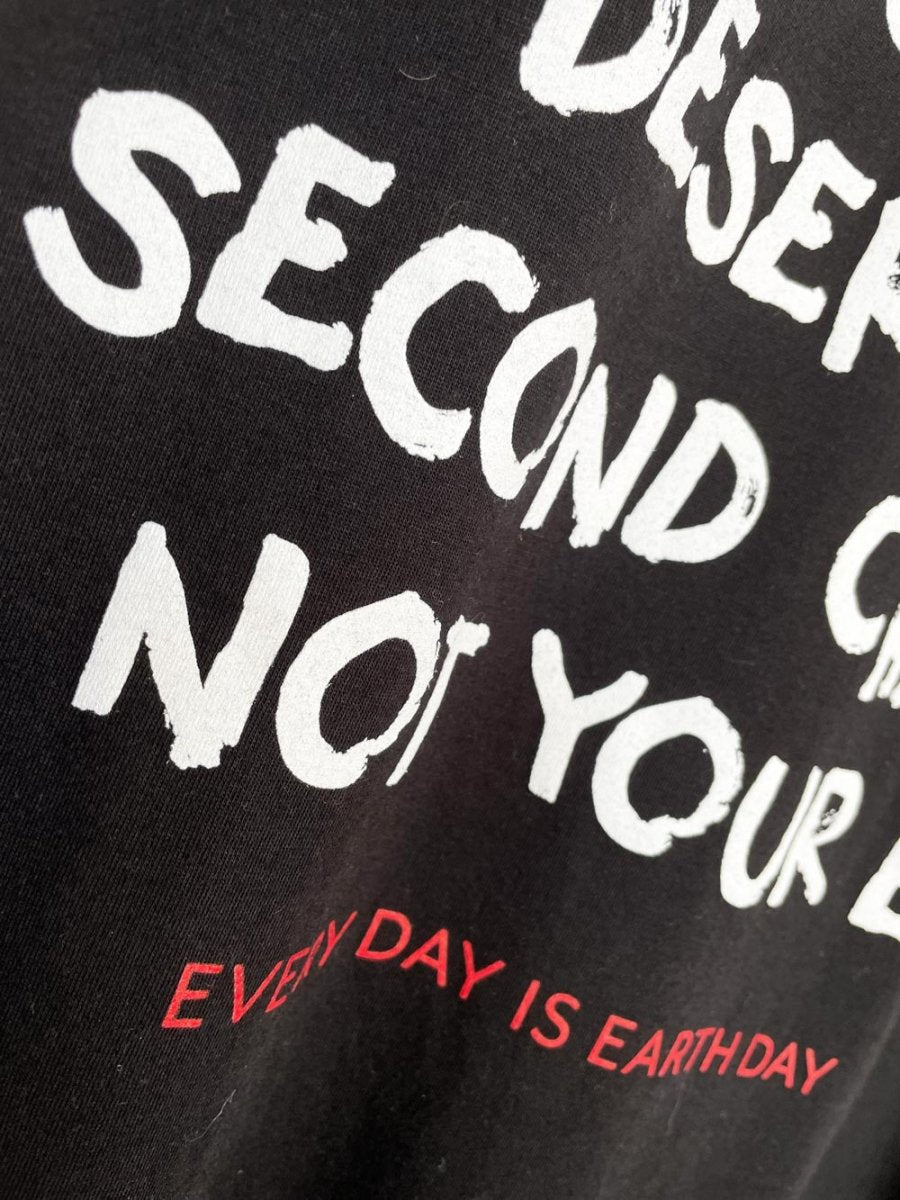 earth day activist x robert barakett tee | clothes deserve a second chance not your ex - good market thrift store