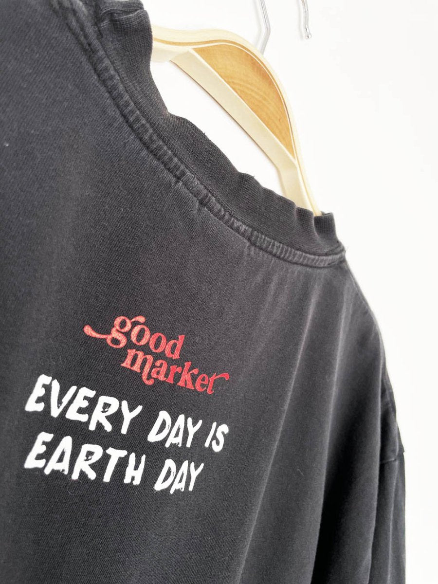 earth day activist x vintage 00s footlocker tee | clothes deserve a second chance not your ex - good market thrift store