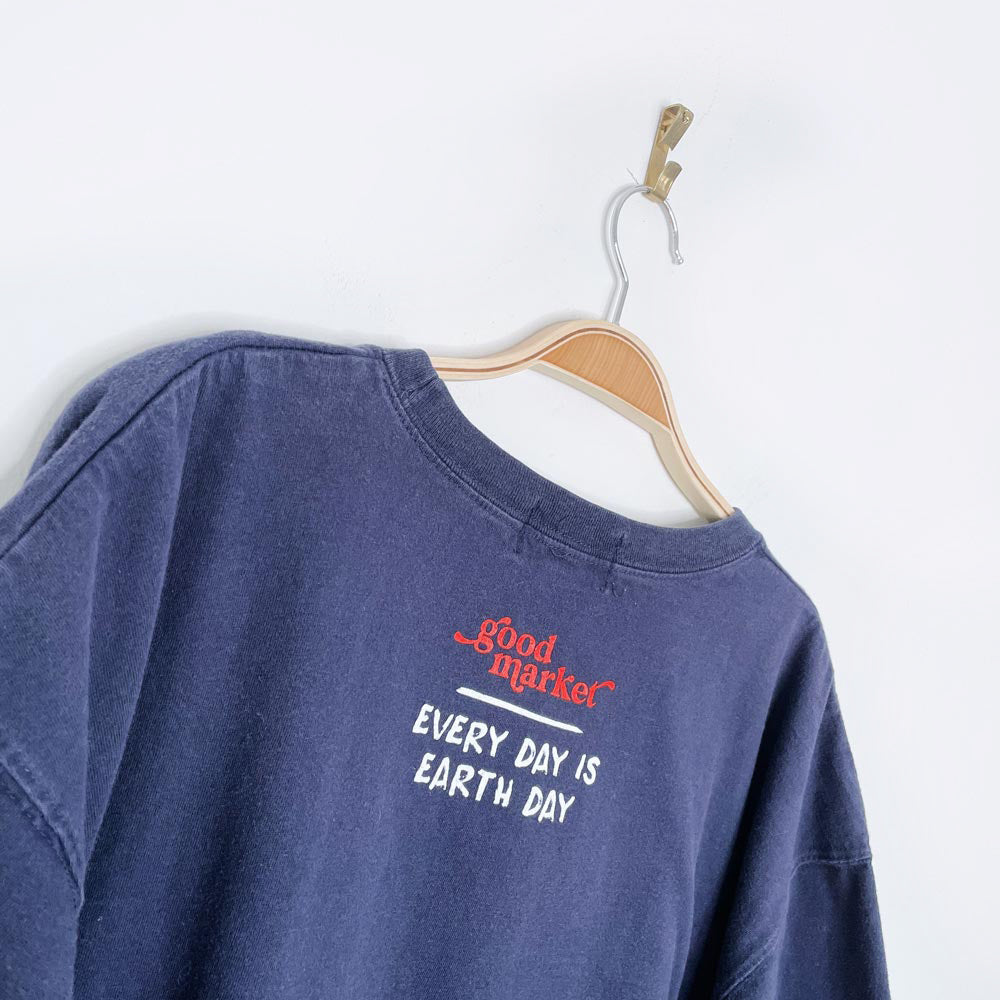 vintage 00s eddie bauer x earth activist made in usa tee