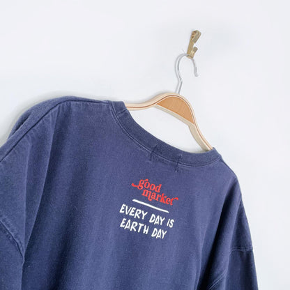 vintage 00s eddie bauer x earth activist made in usa tee