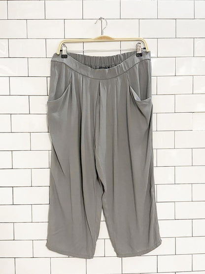 eileen fisher 100% silk pleated cropped pants | capris - good market thrift store