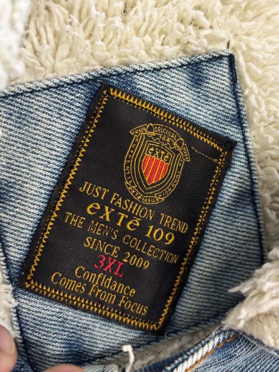 exte sherpa lined light wash denim jacket - good market thrift store