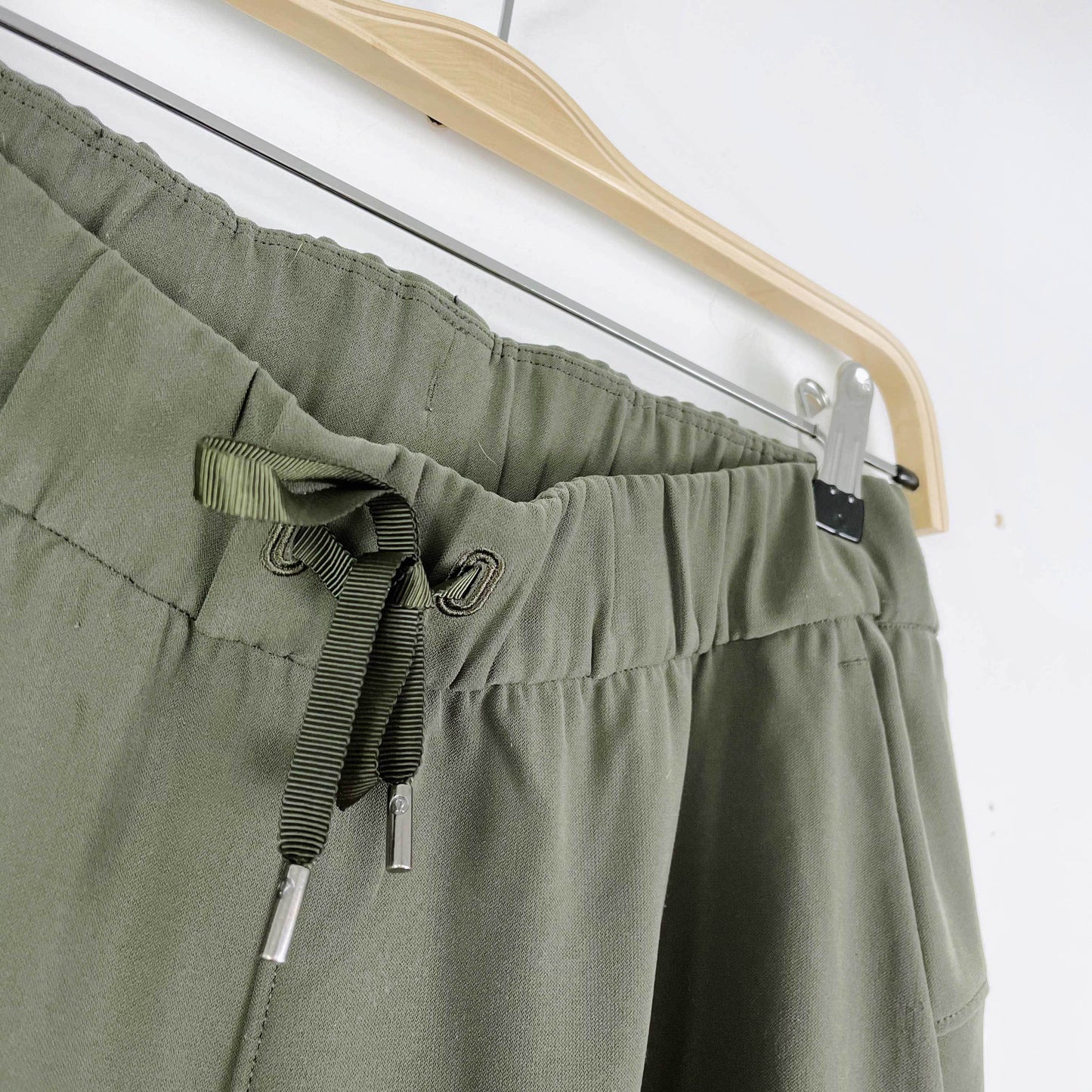 lululemon 2019 on the fly jogger dark olive