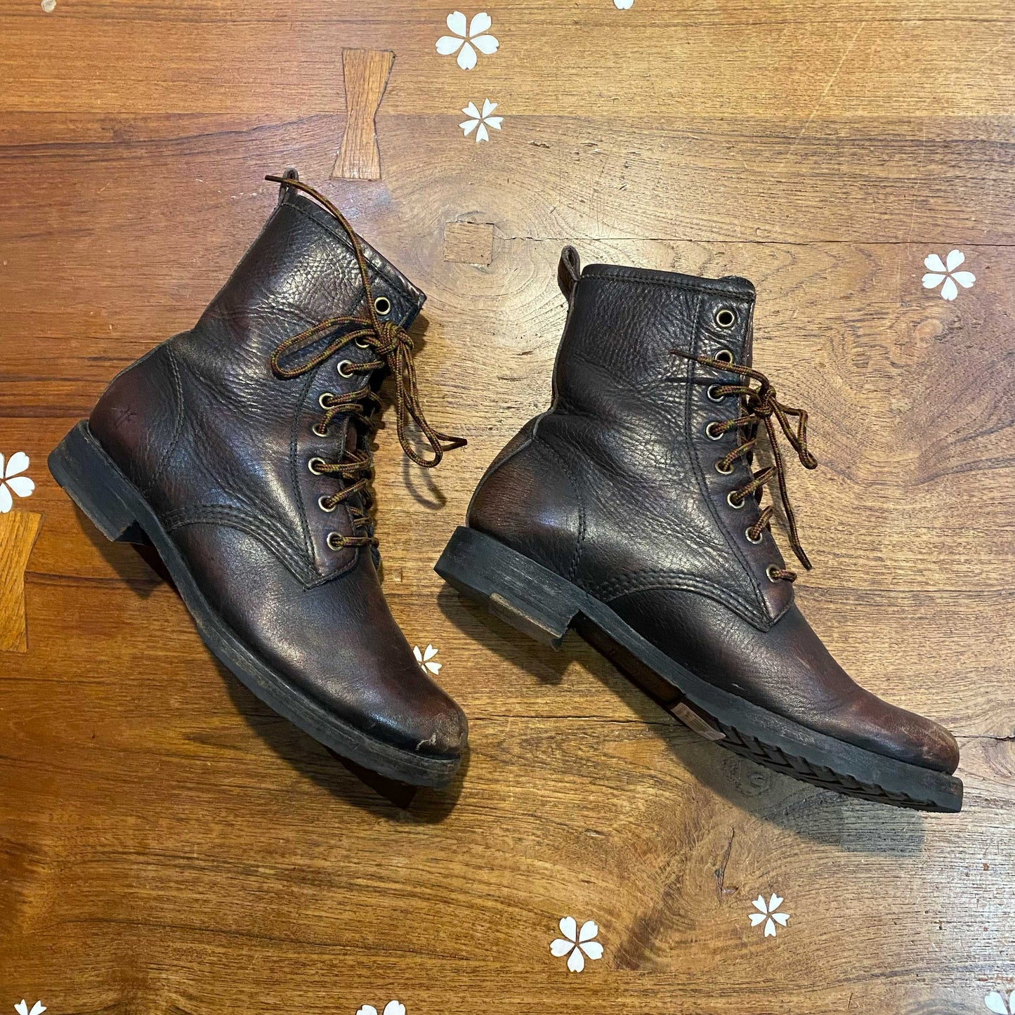 frye lace up leather combat boots - size 8