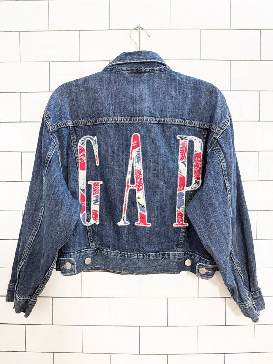 gap floral logo print full button denim jacket - good market thrift store