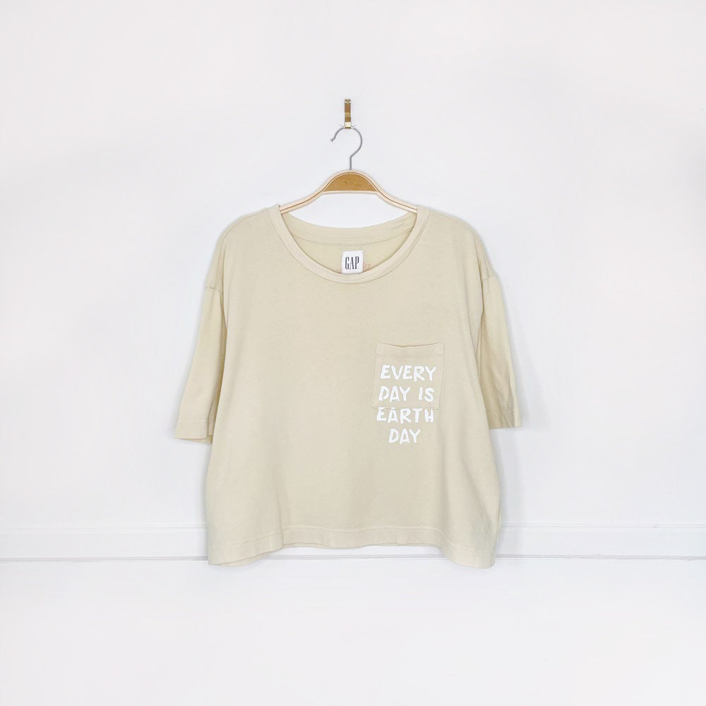 gap x earth activist crop pocket tee