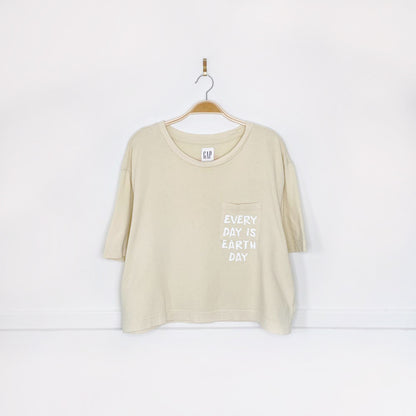 gap x earth activist crop pocket tee