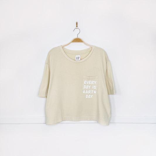 gap x earth activist crop pocket tee