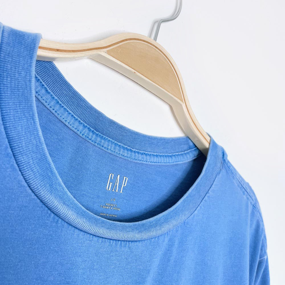 gap x earth activist pocket tee