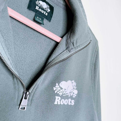 roots 2020 sage green 1/4 zip sweatshirt - size medium
