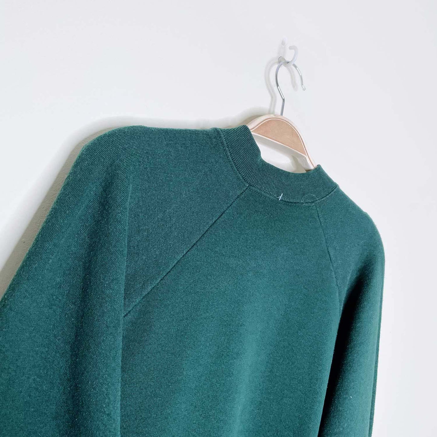 vintage snowy cardinal holiday sweatshirt - size large