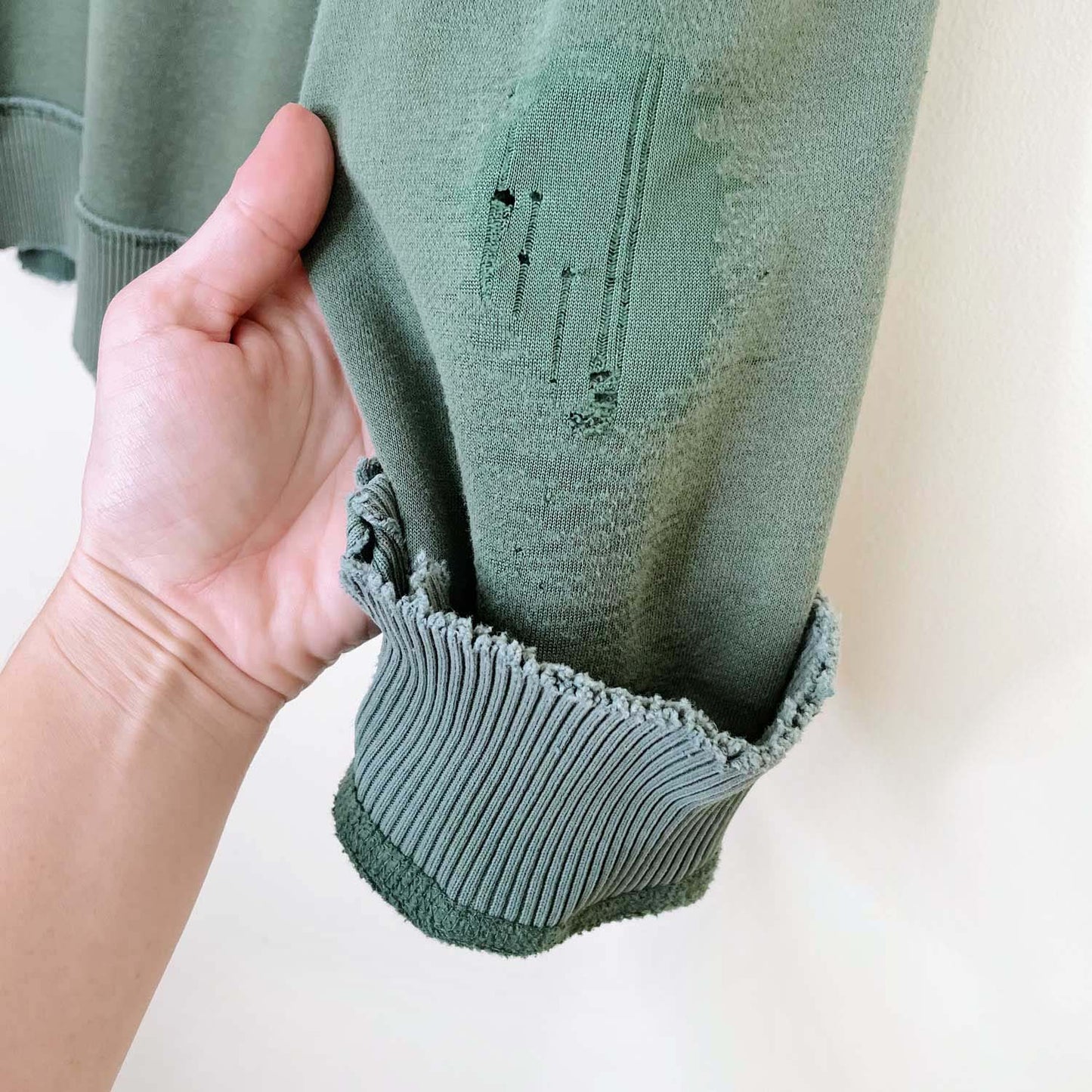 vintage roots green hooded sweatshirt - size large