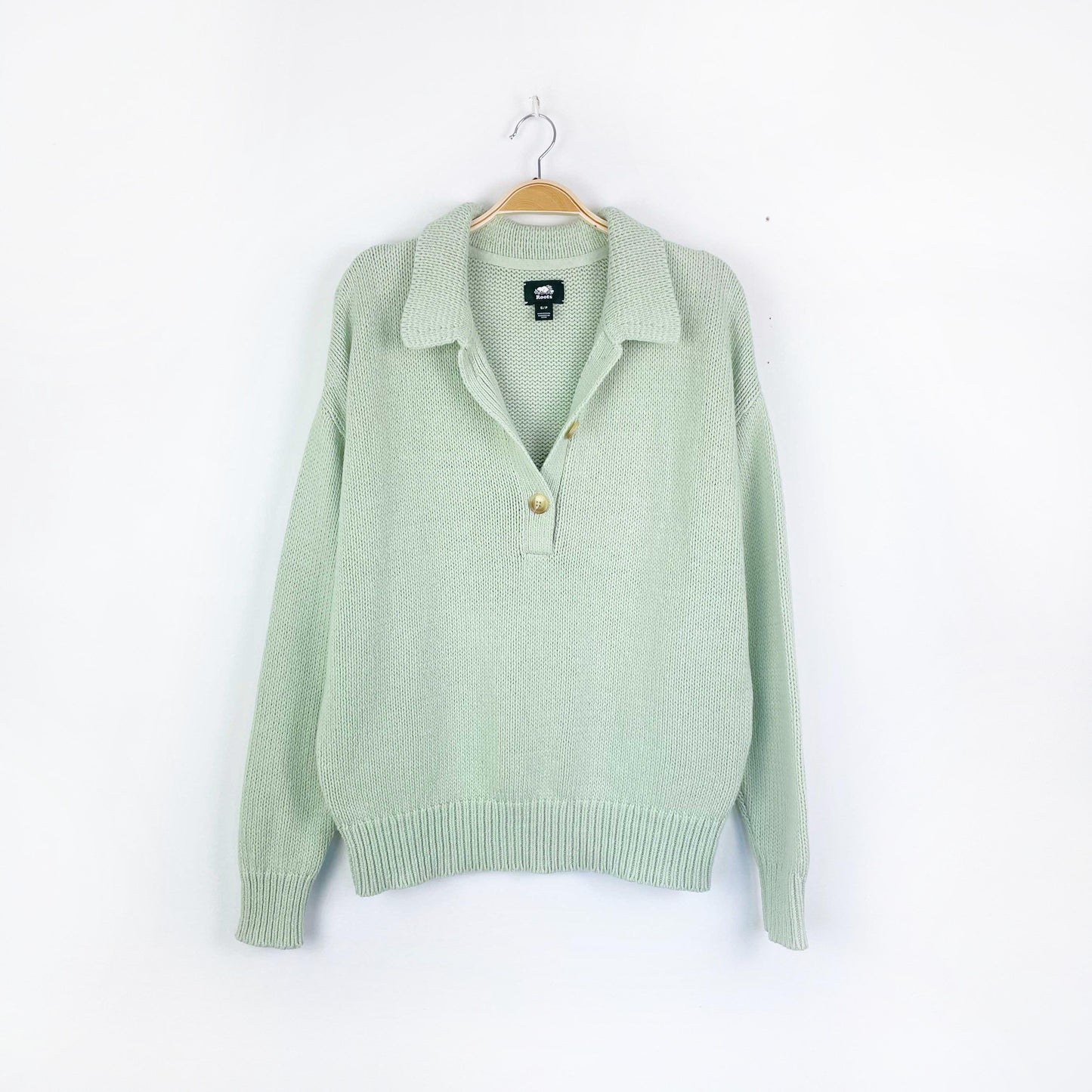 roots 2023 1/2 button chunky knit sweater