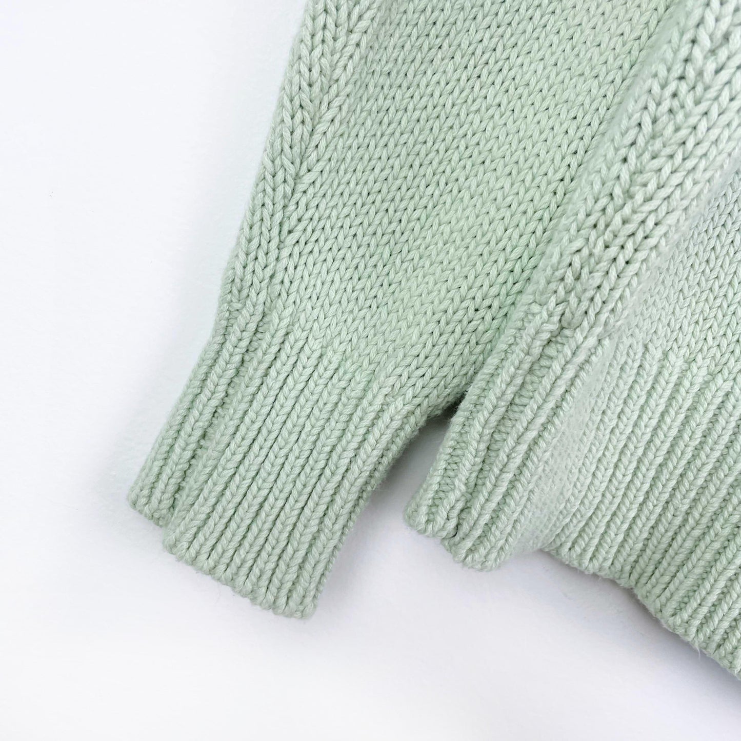 roots 2023 1/2 button chunky knit sweater