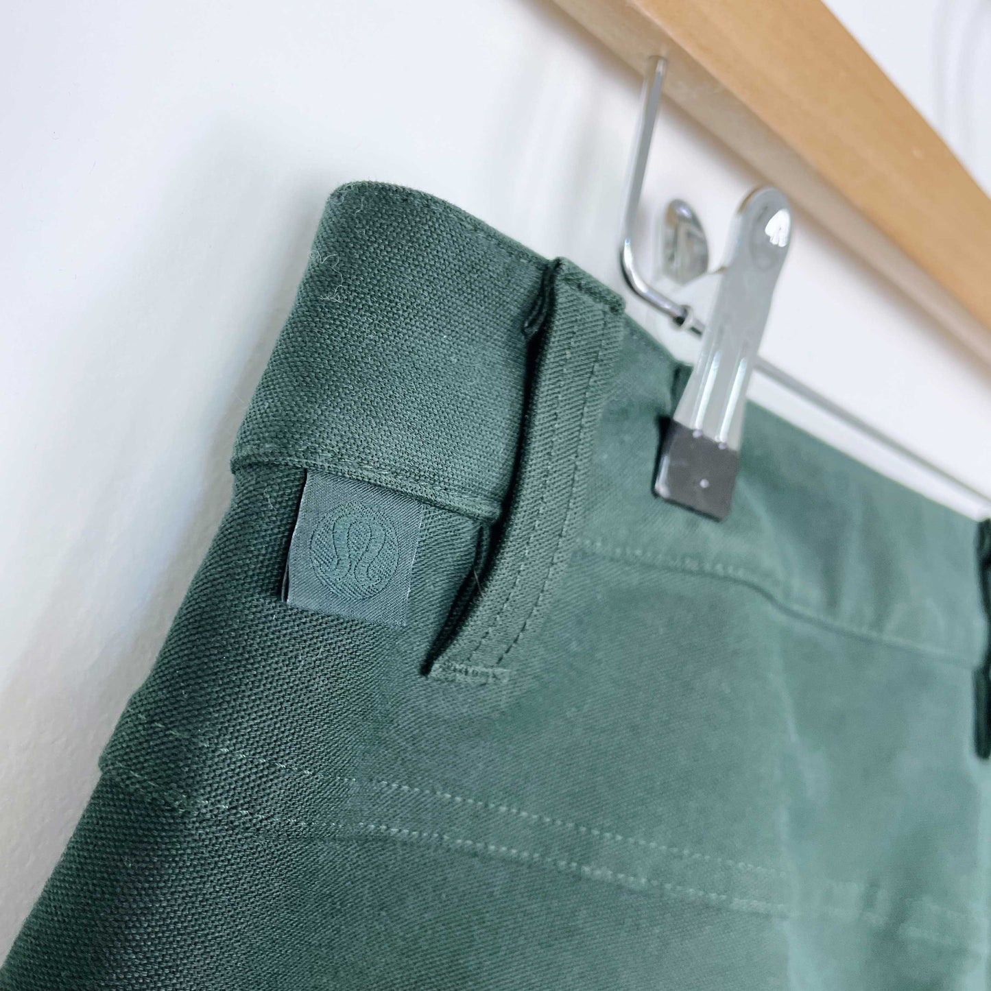 lululemon abc green twill mens pant - size 34/36