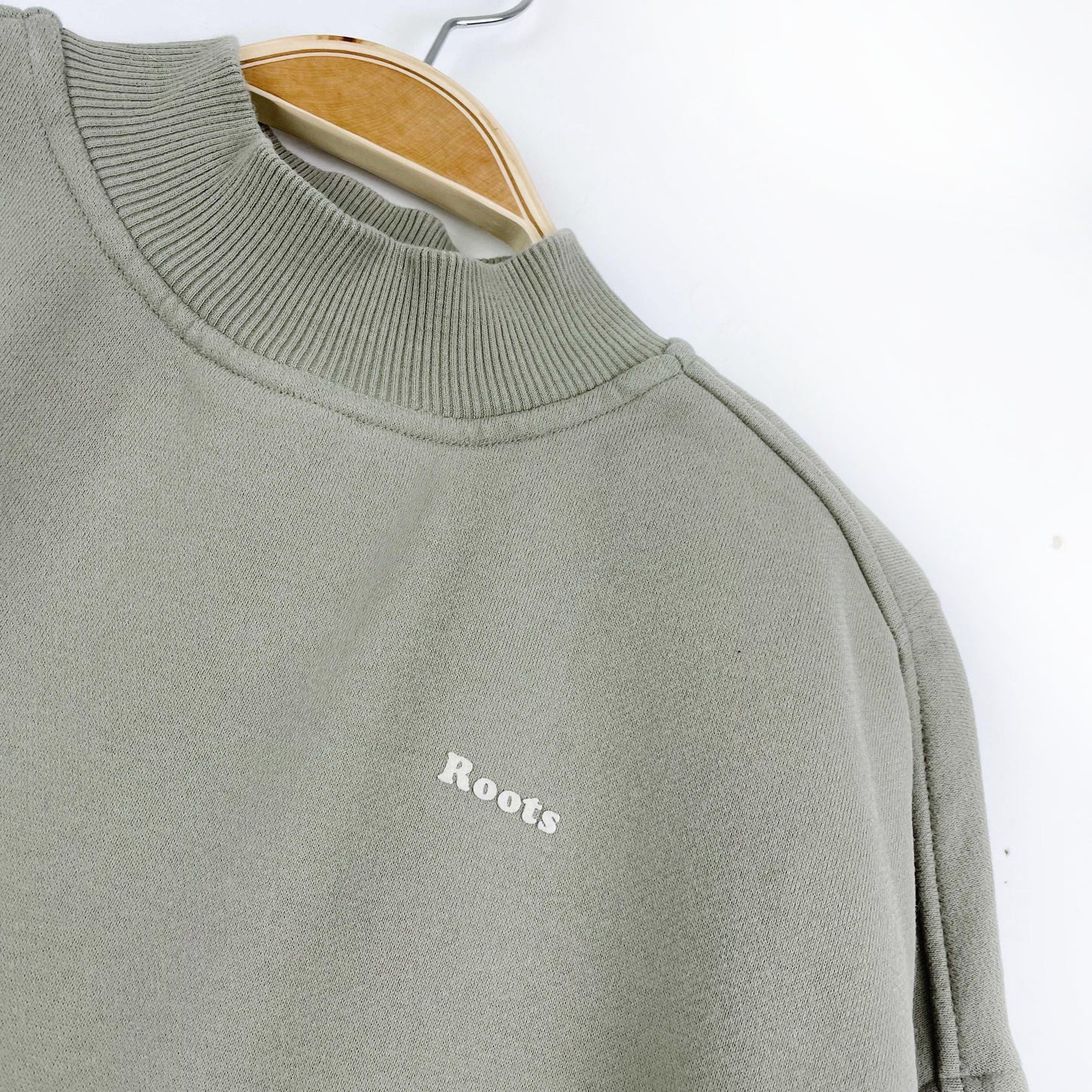 roots 2021 cloud mockneck crew