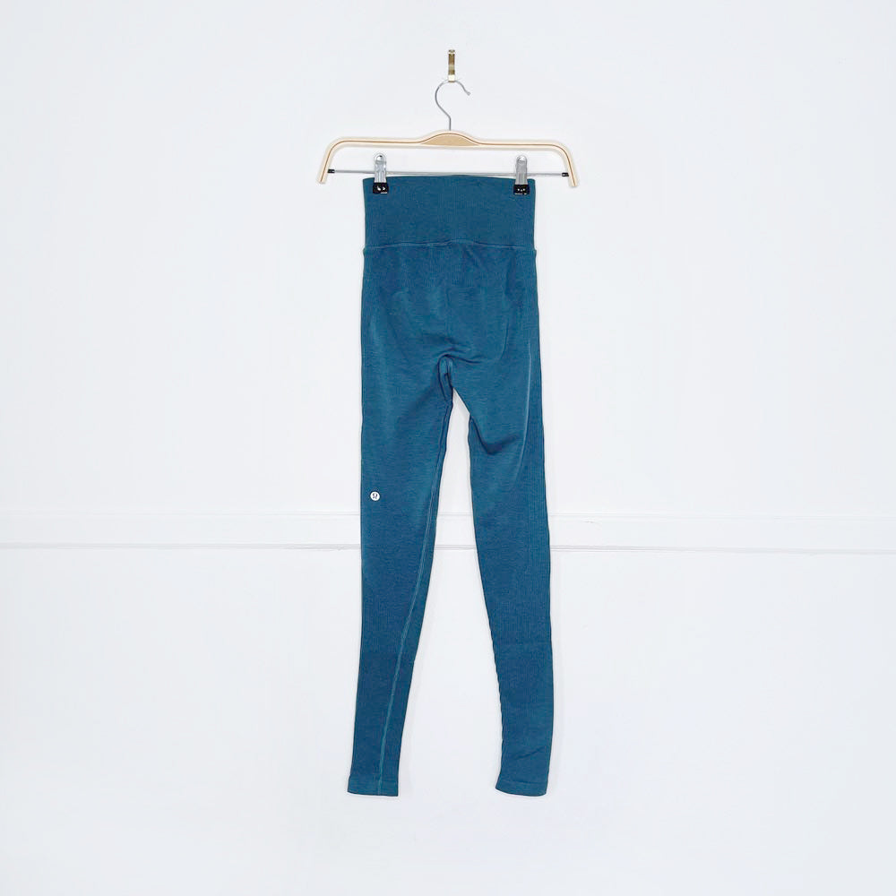 lululemon 2018 keep the heat thermal tight