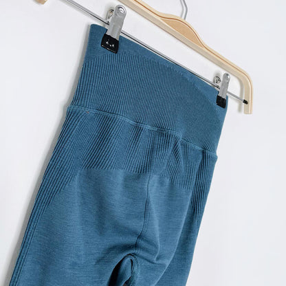 lululemon 2018 keep the heat thermal tight