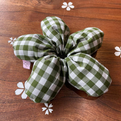 handmade puffer scrunchie by no romance