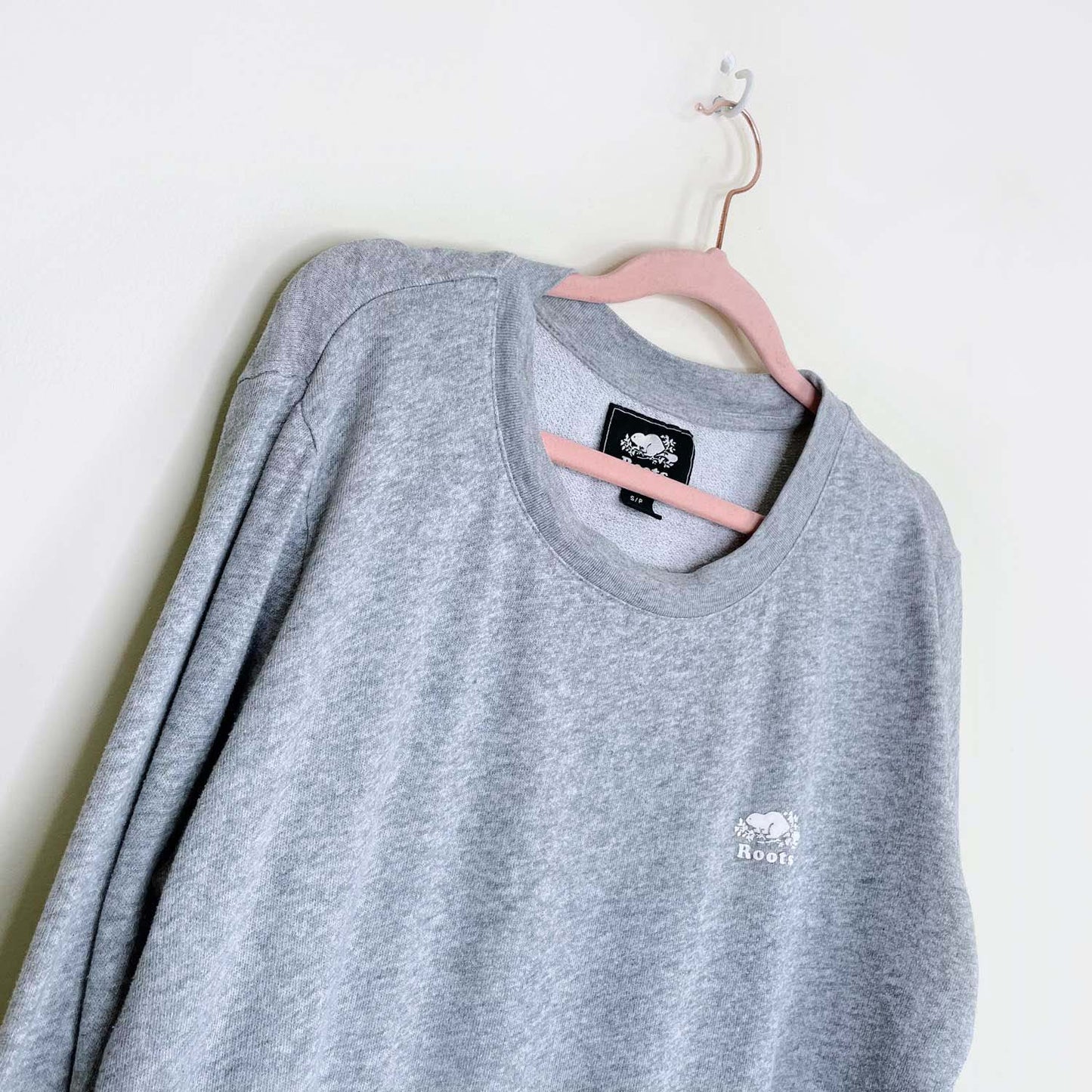 roots 2020 grey lightweight crew - size small