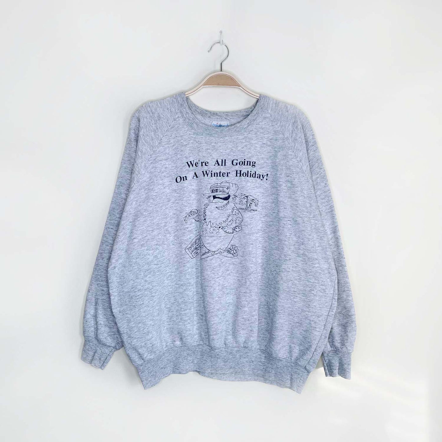 vintage winter holiday graphic crew - size xl