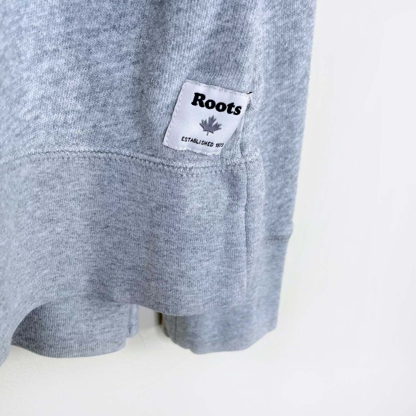 roots 2020 grey lightweight crew - size small