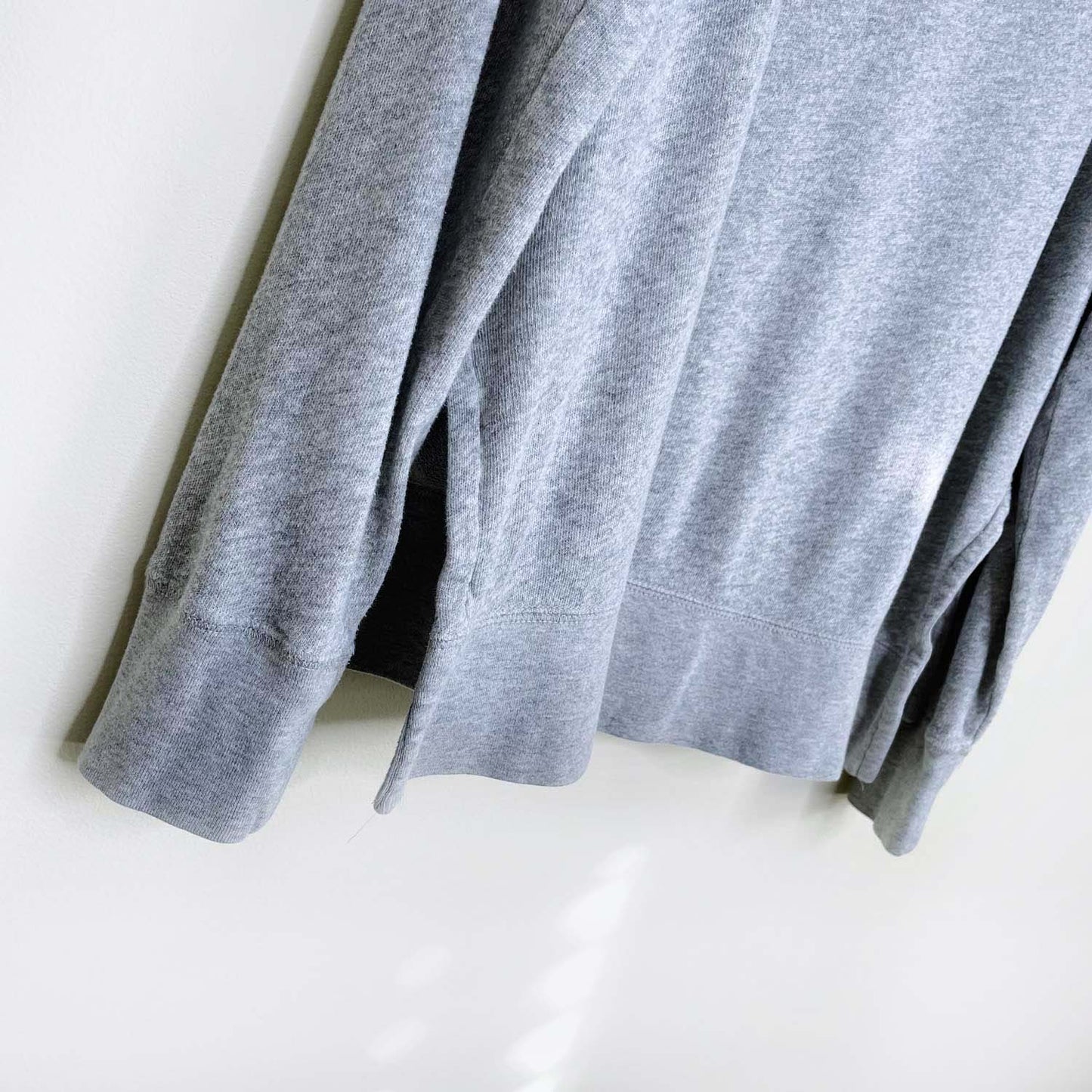 roots 2020 grey lightweight crew - size small