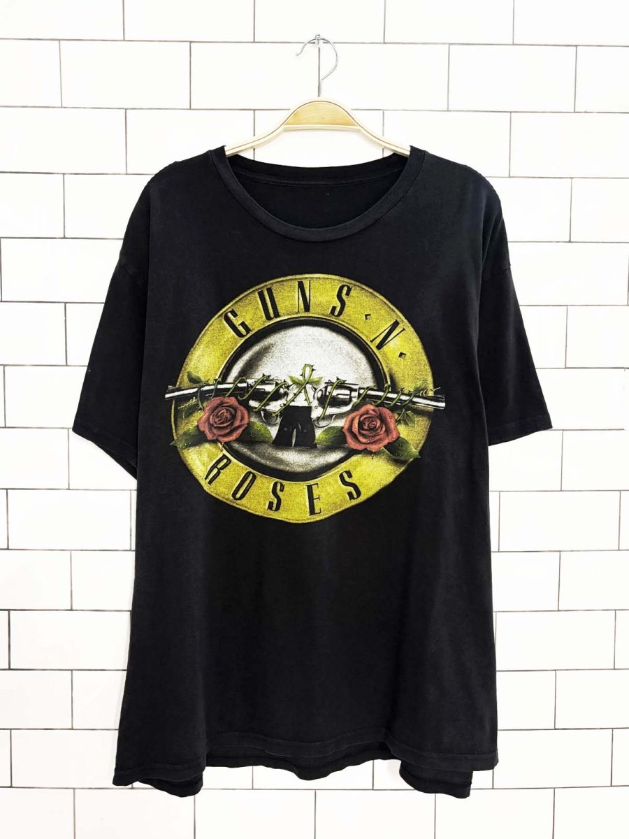 guns n roses classic logo band tee - good market thrift store