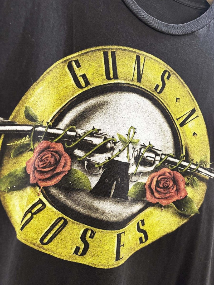 guns n roses classic logo band tee - good market thrift store