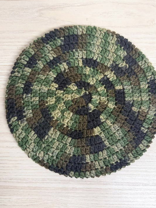 handmade chunky yarn camo knit beret - good market thrift store