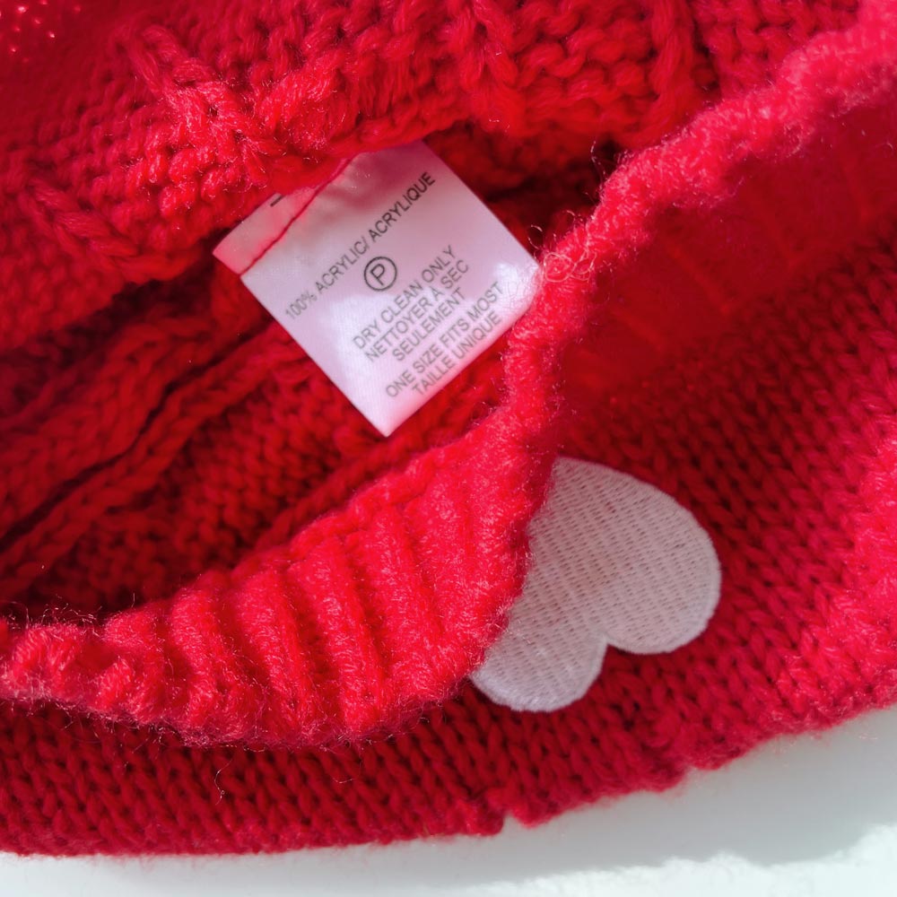 cable knit embroidered heart toque