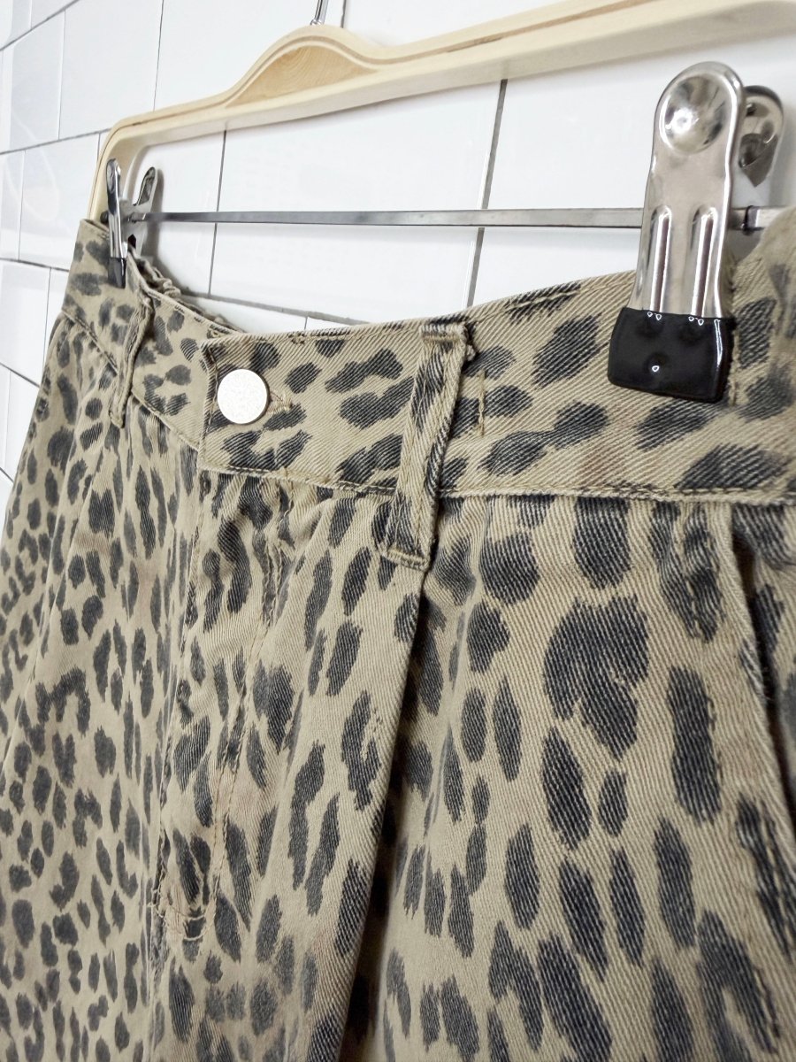 hertz animal print pleated long denim shorts - good market thrift store